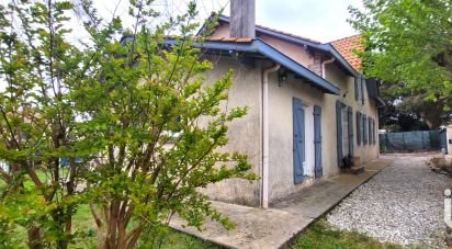 Traditional house 7 rooms of 147 m² in Boucau (64340)