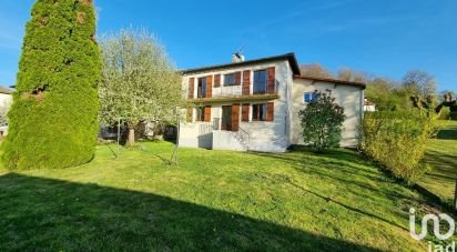 House 5 rooms of 140 m² in Jussac (15250)