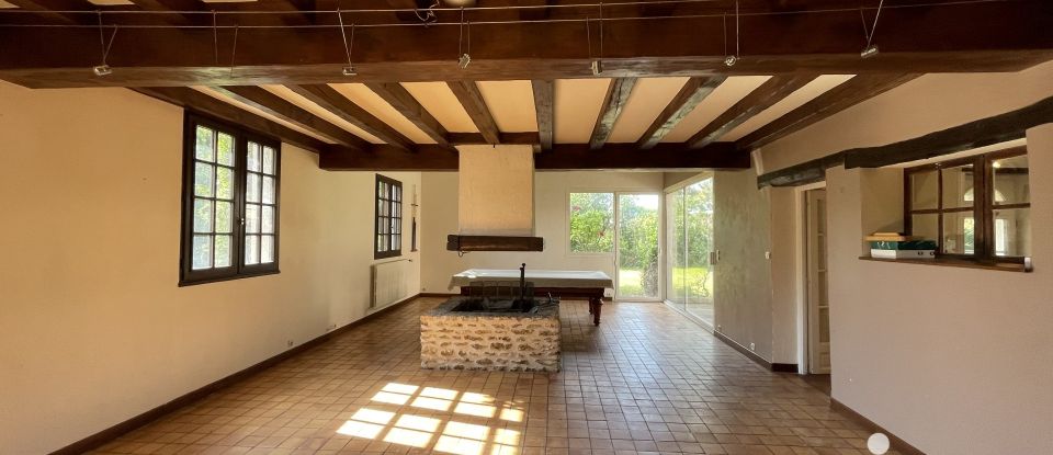 Country house 9 rooms of 372 m² in Saint-Hilarion (78125)