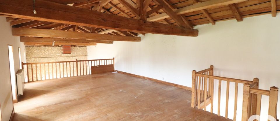 Traditional house 10 rooms of 291 m² in Chevanceaux (17210)