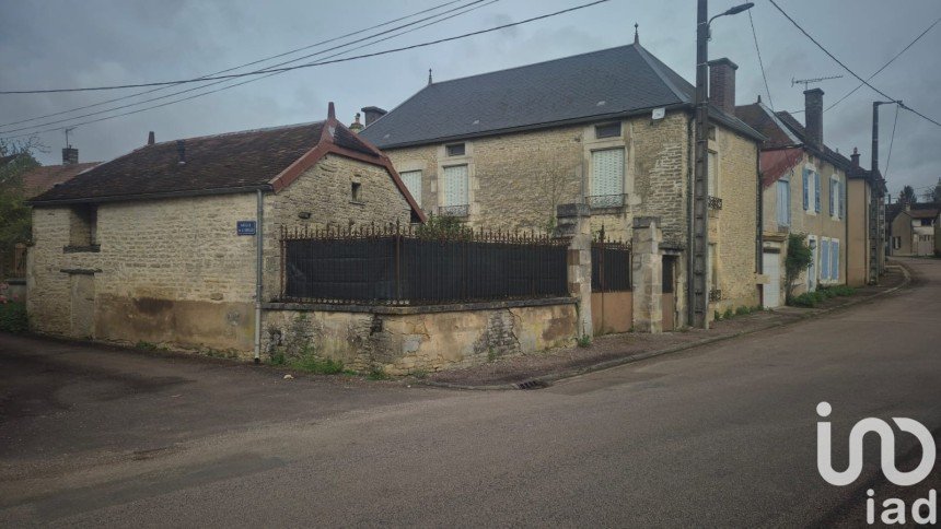 Maison de village 5 pièces de 117 m² à Arthonnay (89740)