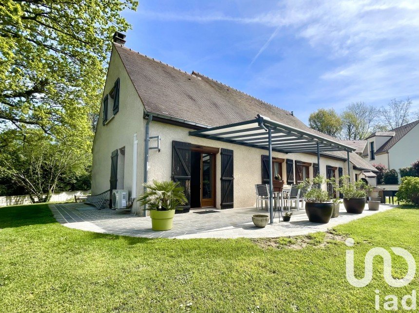 Traditional house 6 rooms of 142 m² in Béthemont-la-Forêt (95840)