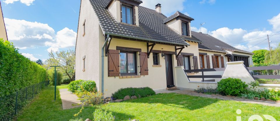 Traditional house 7 rooms of 136 m² in Sainte-Geneviève-des-Bois (91700)
