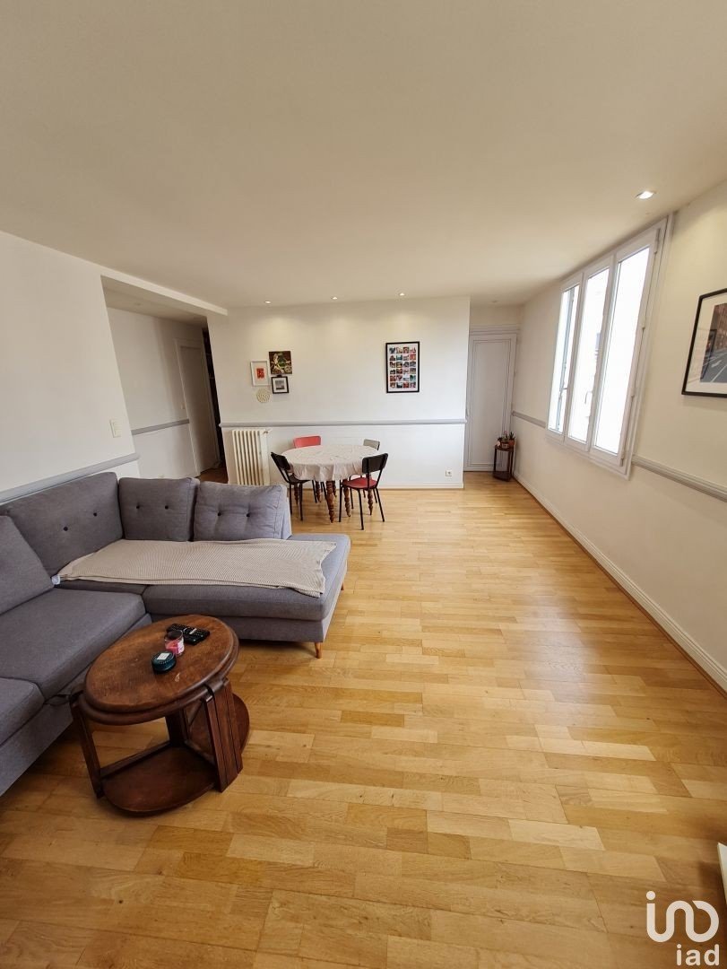 Apartment 4 rooms of 80 m² in Saint-Jean-de-la-Ruelle (45140)