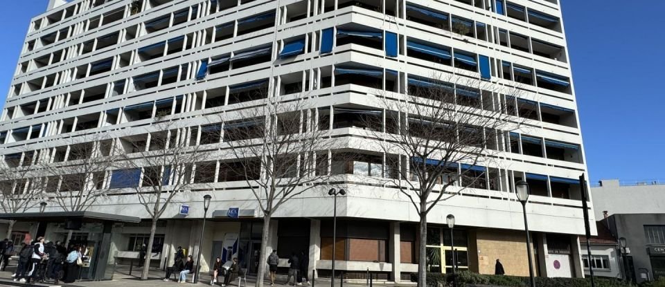Offices of 30 m² in Nîmes (30000)