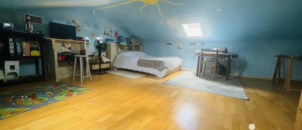 Traditional house 5 rooms of 109 m² in Saint-Laurent-de-la-Salanque (66250)
