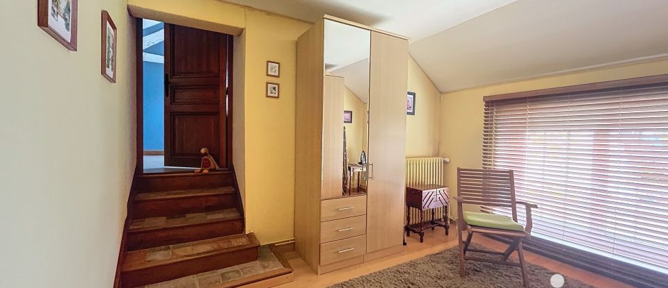Longere 11 rooms of 255 m² in Château-Landon (77570)