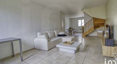 Duplex 4 rooms of 80 m² in Maulette (78550)