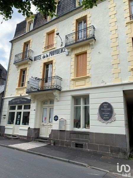 Hotel-restaurant of 560 m² in Besse-et-Saint-Anastaise (63610)