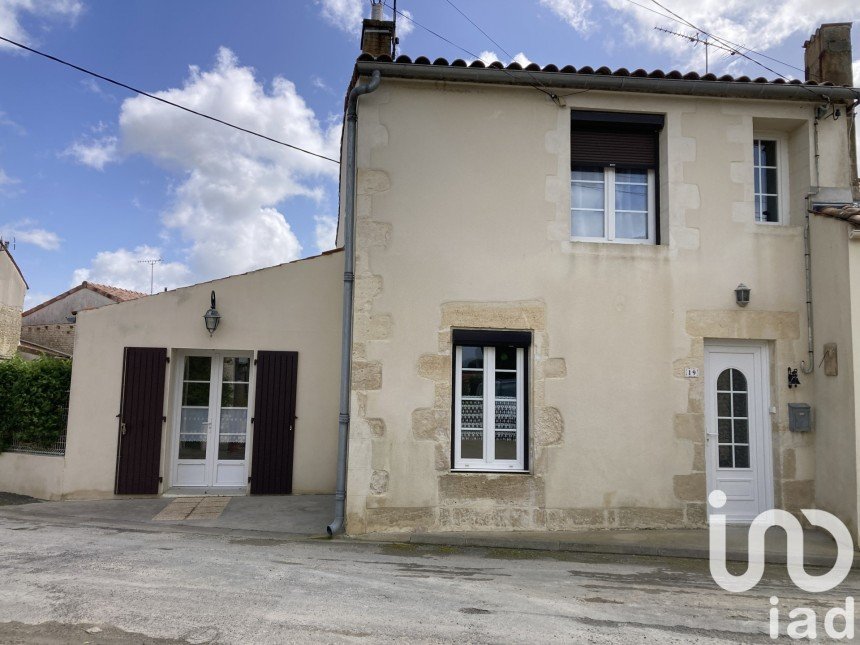 House 6 rooms of 130 m² in Saint-Mard (17700)