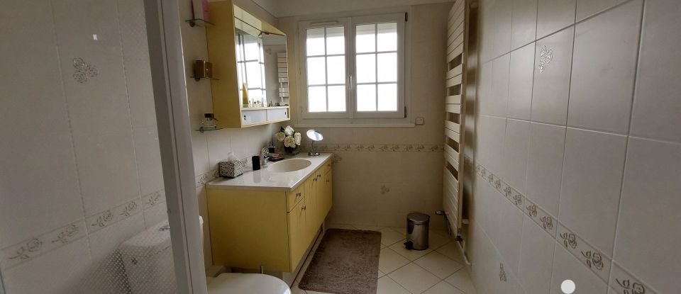 House 6 rooms of 142 m² in Beauvais (60000)