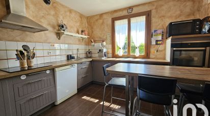House 8 rooms of 130 m² in Cherisy (28500)