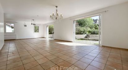 House 9 rooms of 213 m² in Bazemont (78580)
