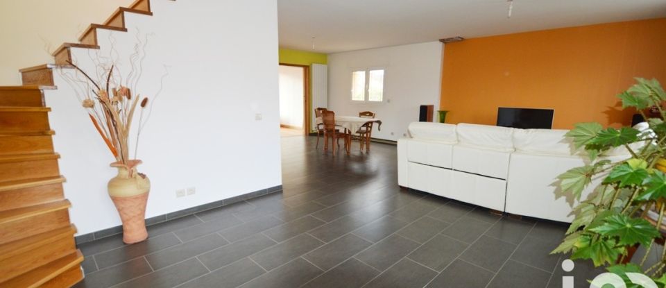 Maison traditionnelle 7 pièces de 155 m² à Ormesson-sur-Marne (94490)