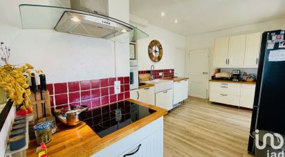 Apartment 4 rooms of 77 m² in La Londe-les-Maures (83250)