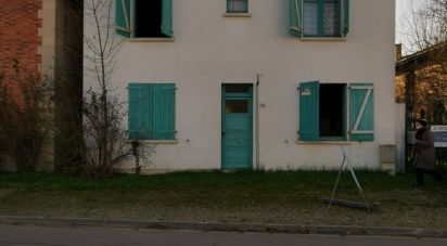 Maison 4 pièces de 85 m² à Hampigny (10500)