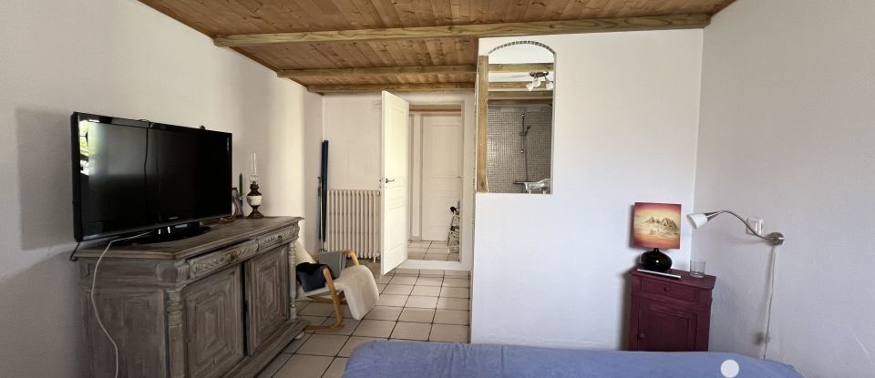 Maison 7 pièces de 180 m² à Saint-Vincent-de-Pertignas (33420)