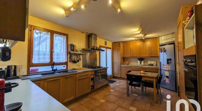 Traditional house 6 rooms of 135 m² in Isles-lès-Villenoy (77450)