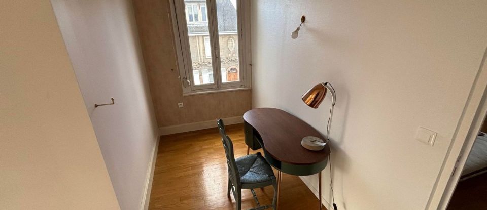 Appartement 5 pièces de 164 m² à Saint-Quentin (02100)