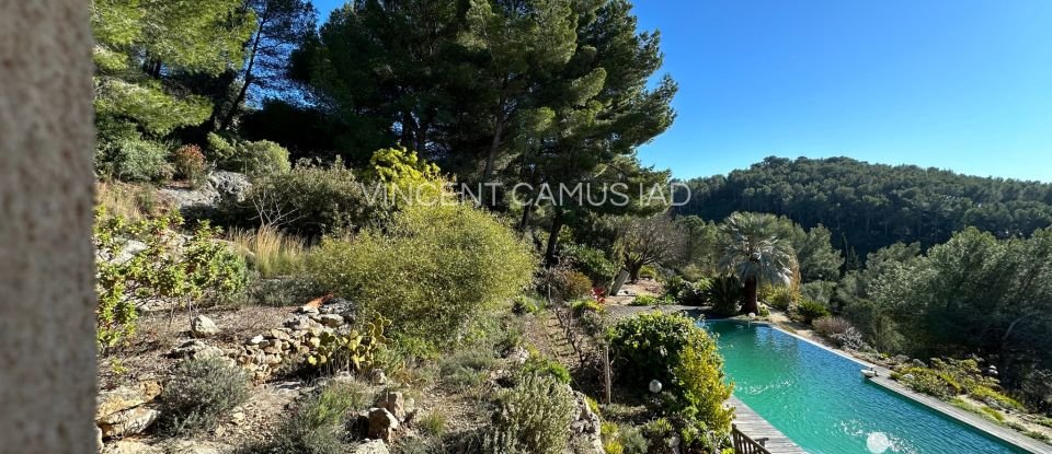 House 6 rooms of 240 m² in Sanary-sur-Mer (83110)