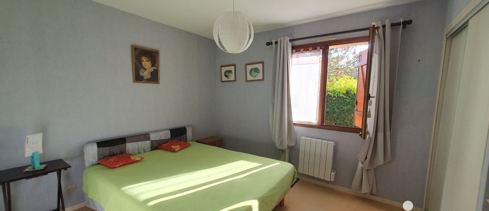 Traditional house 4 rooms of 110 m² in Andernos-les-Bains (33510)