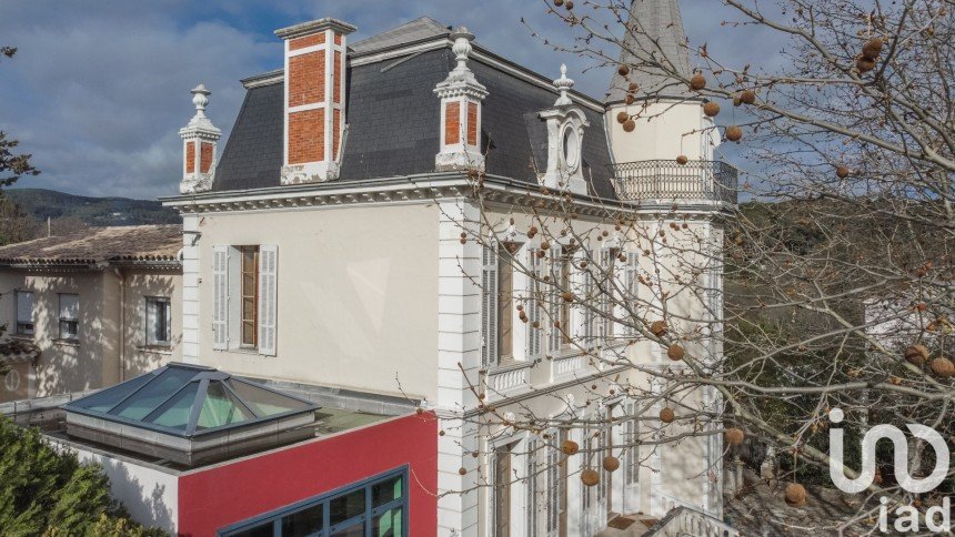 Manoir 7 pièces de 180 m² à Draguignan (83300)