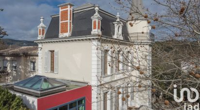Manoir 7 pièces de 180 m² à Draguignan (83300)