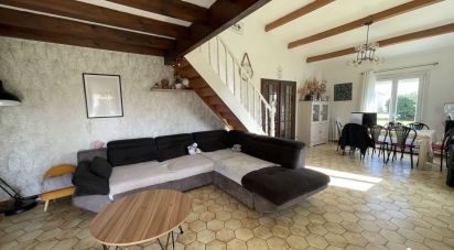 Maison traditionnelle 4 pièces de 106 m² à Cabariot (17430)