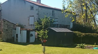 House 5 rooms of 142 m² in Aigre (16140)