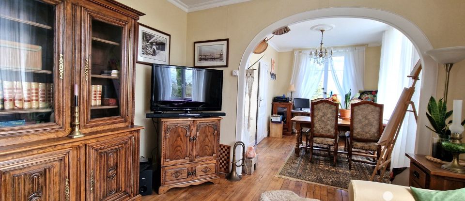 Country house 3 rooms of 112 m² in Plouyé (29690)