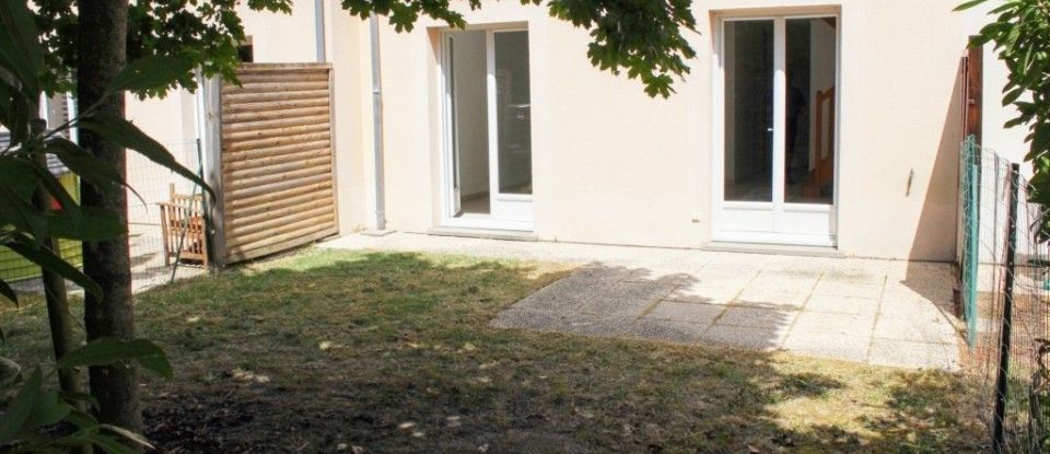 House 4 rooms of 85 m² in Chaingy (45380)