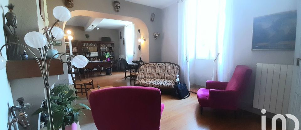 House 8 rooms of 275 m² in Laplume (47310)