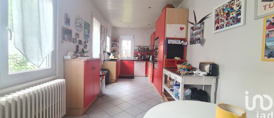 House 8 rooms of 279 m² in Lille (59000)