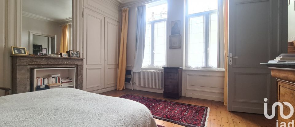 House 8 rooms of 279 m² in Lille (59000)