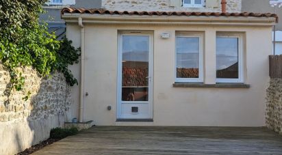 Town house 3 rooms of 92 m² in Thouars (79100)