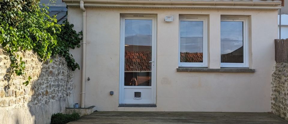 Town house 3 rooms of 92 m² in Thouars (79100)