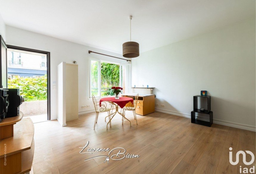 Apartment 2 rooms of 42 m² in Saint-Mandé (94160)
