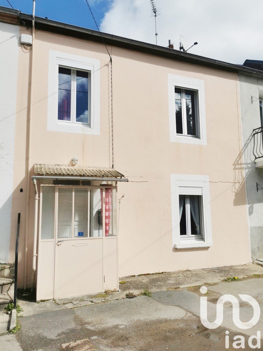 Maison 3 pièces de 65 m² à Saint-Éloy-les-Mines (63700)