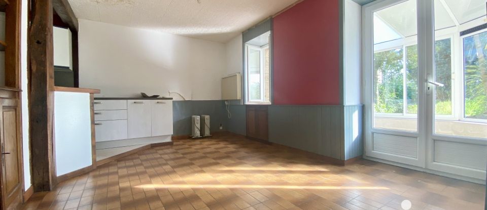 House 7 rooms of 102 m² in Le Val-Saint-Père (50300)