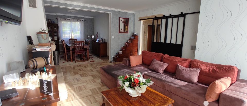 Traditional house 6 rooms of 142 m² in Berné (56240)