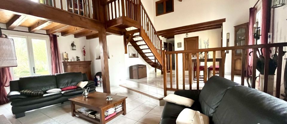 House 8 rooms of 141 m² in Périgny (17180)