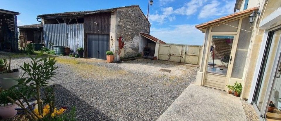 House 7 rooms of 168 m² in Salignac-sur-Charente (17800)