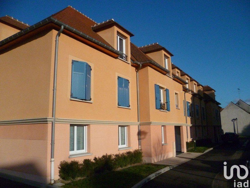 Apartment 3 rooms of 63 m² in Étampes (91150)