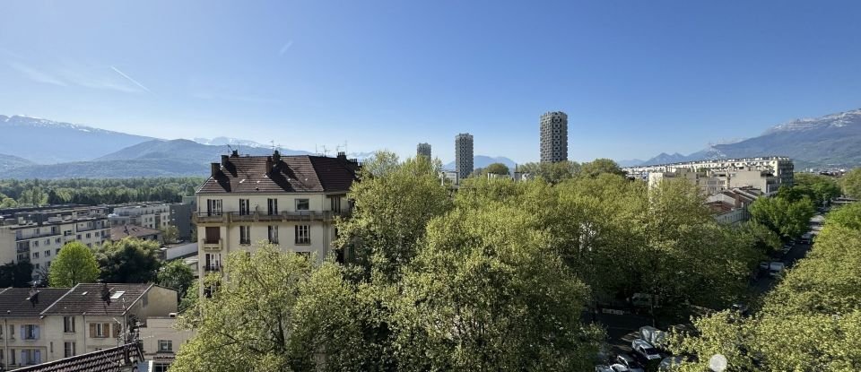 Apartment 3 rooms of 82 m² in Grenoble (38000)