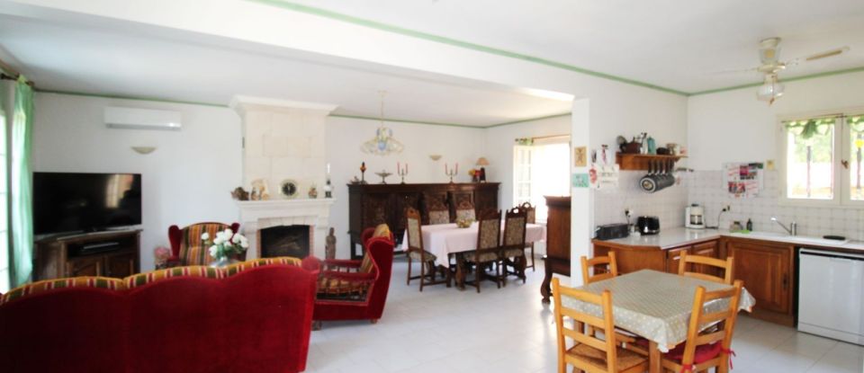 House 6 rooms of 139 m² in Le Thor (84250)