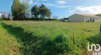 Land of 1,487 m² in Montendre (17130)