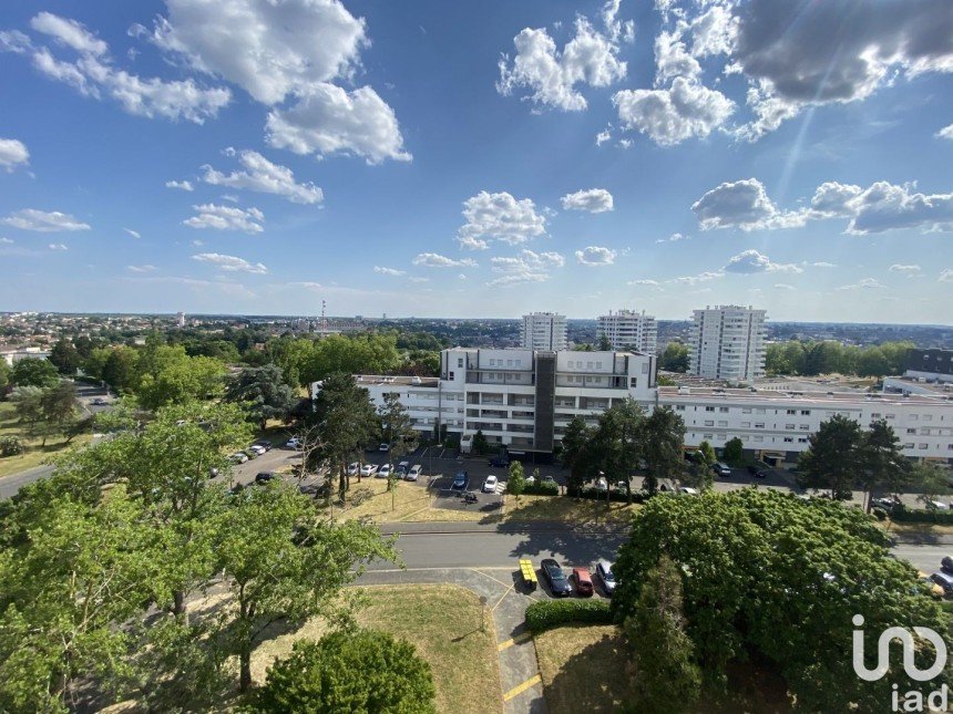 Appartement 6 pièces de 102 m² à Poitiers (86000)