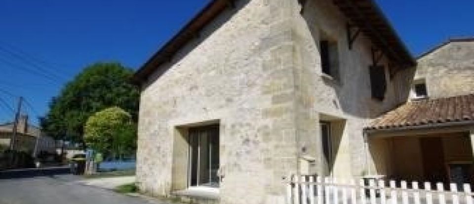 Traditional house 4 rooms of 98 m² in Montagne (33570)