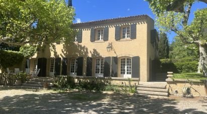 Maison 12 pièces de 250 m² à Aix-en-Provence (13090)