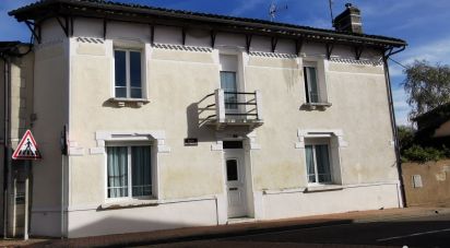 Town house 4 rooms of 123 m² in Chevanceaux (17210)